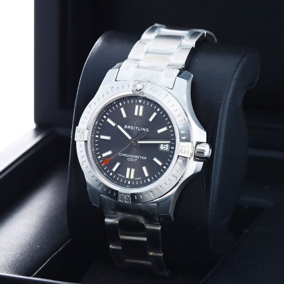 Breitling Colt Automatic 41mm, Anthracite Dial - Stainless Steel on Bracelet - Picture 2 of 8